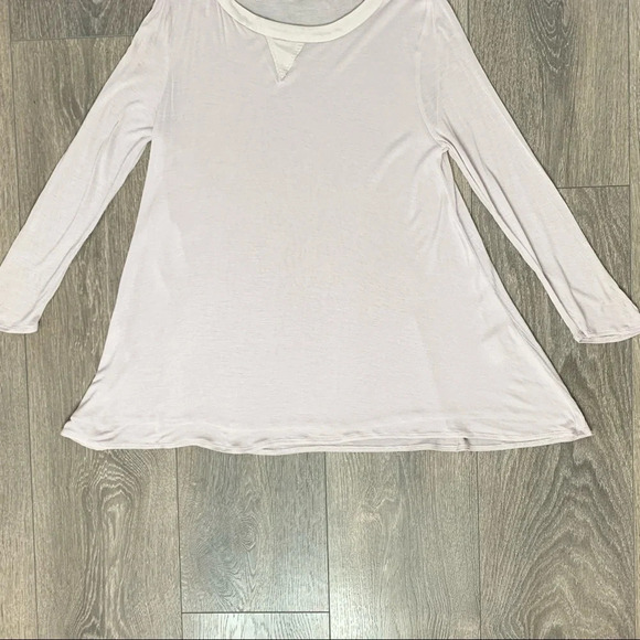 Aritzia Babaton Top 3/4 Length Sleeve Flowy Casual Basic Lilac Grey Size XS - Picture 7 of 16